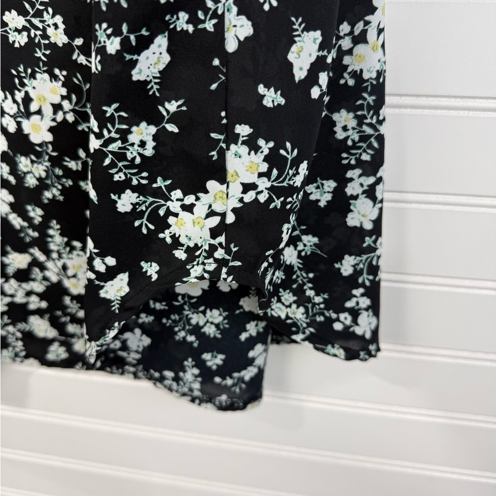 Timeson womens Floral Black & White business casual dressy Blouse tunic. Size XL - Picture 6 of 6